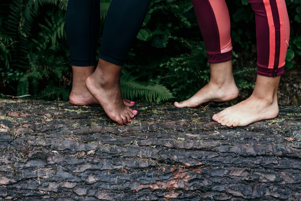 earthing for beginners barefoot tree